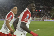Huracán se quedó con el clásico ante San Lorenzo y celebró en el Ducó
