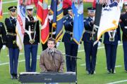 Super Bowl LX: Charlie Puth canta el himno nacional en el Levis Stadium