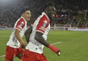 Huracán se quedó con el clásico y estiró la racha