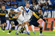 Un Boca apagado, sin rebeldía ni juego, fue superado por Vélez y cayó por 2-1