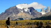 Otro turista israelí fumando en Torres del Paine