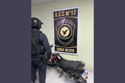 Recuperan una motocicleta robada tras un operativo policial en la madrugada