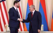 Vance hace historia con su visita a Armenia