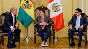 Embajadores del Perú y Japón presentan cartas credenciales al presidente Paz