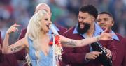 Lady Gaga aplaude a las banderas latinoamericanas y la tricolor boliviana se hizo sentir en el Super Bowl