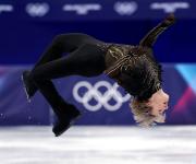 Ilia Malinin desata locura con su 'voltereta prohibida' hacia atrás en el hielo olímpico
