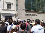 Ciudadanos se concentran frente a la Asamblea Nacional para solicitar celeridad en la Ley de Amnistía