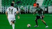 Se puso la '10': Sergio Peña no gravitó en su debut en Sakaryaspor, que está en zona de descenso en la segunda de Turquía