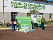 Itaipú entregó plantines, basureros y materiales educativos a la Escuela Agrícola de Minga
