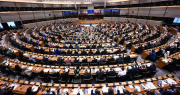 El Parlamento Europeo endurece las políticas migratorias