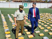 Dos bolivianos caen con más de una tonelada de droga en Chile