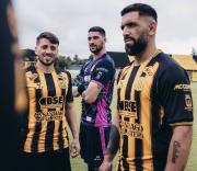 “Colores que no se explican, se sienten”: Mitre presentó su nueva camiseta para la Primera Nacional 2026