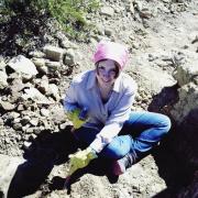 Sara, una mujer que forja su futuro científico en Roca: Tenía que estudiar algo que pudiera llegar en bicicleta