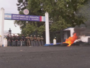 Tensión en Rosario: la Policía mantiene la protesta