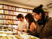 Librerías de barrio, música y gastronomía en una noche para disfrutar el verano en Villa Crespo
