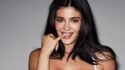 Kylie Jenner se suma a nueva campaña de ropa íntima con fotos efusivas