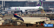 Chiloé sufrirá reducción en vuelos diarios a Santiago: Latam y Sky disminuirán frecuencia de viajes