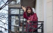 Cristina Kirchner insiste con tener más visitas y que le saquen la tobillera