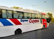 Cámara testigo: un colectivo perdió dos ruedas y generó caos vehícular en el Acceso Sur