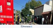 Tensión y rescate: una casa se derrumbó y salvaron a toda una familia