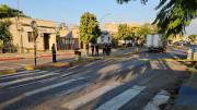 Camión atropelló y mató a una mujer que cruzaba una cebra junto a sus hijas en Salto
