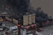 Incendio en Multicomercio de Guayaquil deja historias de incertidumbre y pérdidas
