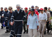 Ministro de Energía de EE UU inspeccionó campo petrolero