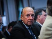 Los socios de José Luis Manzano avanzan en la compra de las estaciones de Shell por US$ 1.600 millones, pero la operación podría demorarse