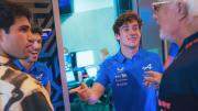 Cómo fue el encuentro entre Franco Colapinto y Carlos Alcaraz durante los tests de la Fórmula 1 en Bahréin