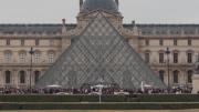 Francia detiene a nueve personas por un presunto fraude de entradas del Louvre por valor de €10 millones