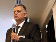 YPF firmó con una empresa italiana un megaproyecto de GNL