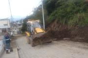 Deslizamiento de tierra en La Bota, Quito, deja personas y viviendas afectadas
