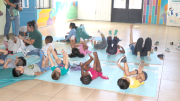 El yoga infantil marca la diferencia en el verano de los Jardines de Integra en la región del Maule