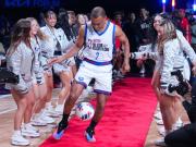 Cafú, invitado de lujo en el Juego de las Estrellas de la NBA: la rompió haciendo jueguito con los pies pero no la pasó tan bien cuando usó las manos