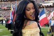 Cardi B tiene un accidente en pleno concierto y culpa al gobierno de Estados Unidos