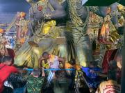 Brutal accidente en el Carnaval de Río: una carroza se descontroló y aplastó a tres personas del público