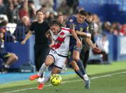 El Atlético es goleado por el Rayo y se olvida de la Liga