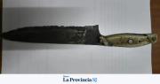Asaltó a un joven con un cuchillo tipo carnicero y fue detenido