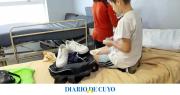 Gracias a la solidaridad de los sanjuaninos entregaron a los niños internados kits escolares que incluyeron hasta  zapatillas