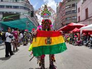 62 comparsas del Jisk’a Anata llenan de tradición y color el centro paceño