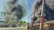 Incendio estructural se registra en Quilicura: Columna de humo negro es visible de varios puntos
