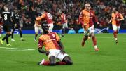 Davinson Sánchez fue protagonista en la victoria del Galatasaray sobre la Juventus en el inicio de los playoffs de la Champions