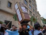 La salida de José Jerí: en Perú hablan de caída cantada, pero cuestionan la destitución express del presidente