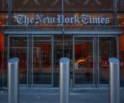 Acciones del New York Times alcanzan un máximo histórico tras aprobación de Buffett