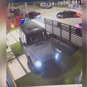 En Video: captan momento en que roban Ferrari de famoso influencer en Florida