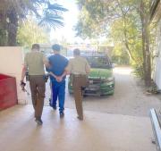 Carabineros detuvo a sujeto por infracción a la ley de drogas y receptación.