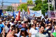 En fotos, así fue la marcha en el centro de Neuquén contra la reforma laboral