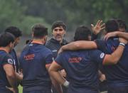 Tarucas ajustó detalles y recibió la visita de Leo Gravano antes del debut ante Selknam