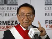 Perú: el nuevo presidente José María Balcázar dice que es independiente y busca apoyo de todos los partidos para una transición ordenada