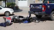 Choque en Sarmiento al 2700: una moto impactó contra una camioneta de la Guardia Local